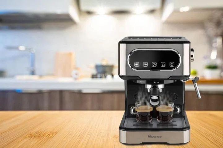 Зображення товару Кавоварка еспресо Hisense HESCM15DBK5