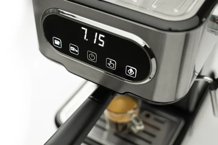 Зображення товару Кавоварка еспресо Hisense HESCM15DBK2