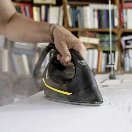 Зображення товару Парова система Karcher EasyFix (1.512-462.0) 2000вт.,3.5 бар.,глад.доска з встр.розетко.,утюг,пароочисник,3