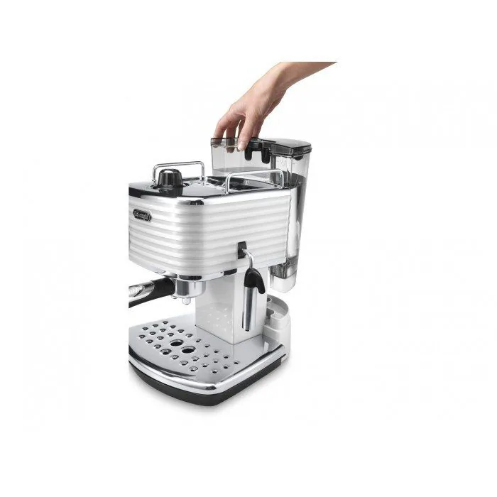 Зображення товару Кавоварка Delonghi 1100вт.,ріжк.,15 бар.,2порції,підігрів,автовикл.,капучіно.1