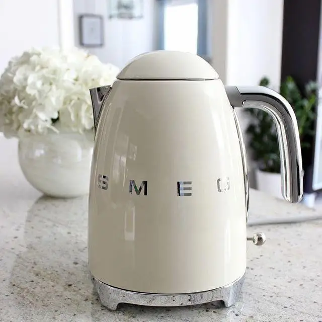Зображення товару Чайник метал Smeg KLF03CREU1