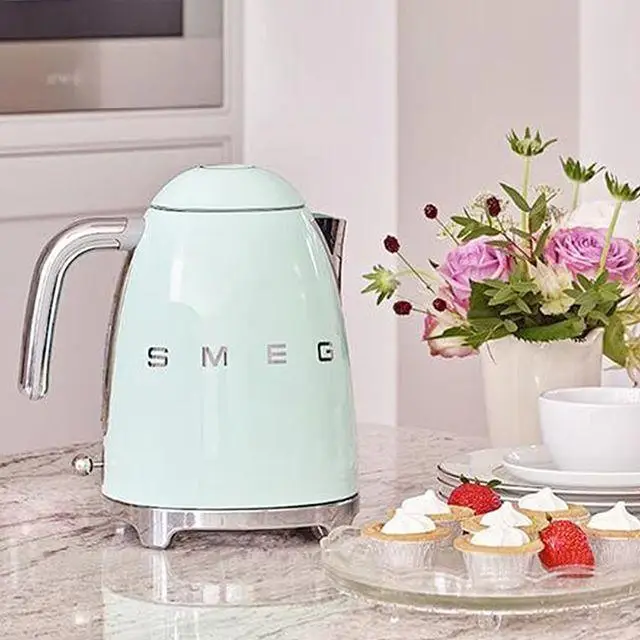 Зображення товару Чайник метал Smeg KLF03PGEU1